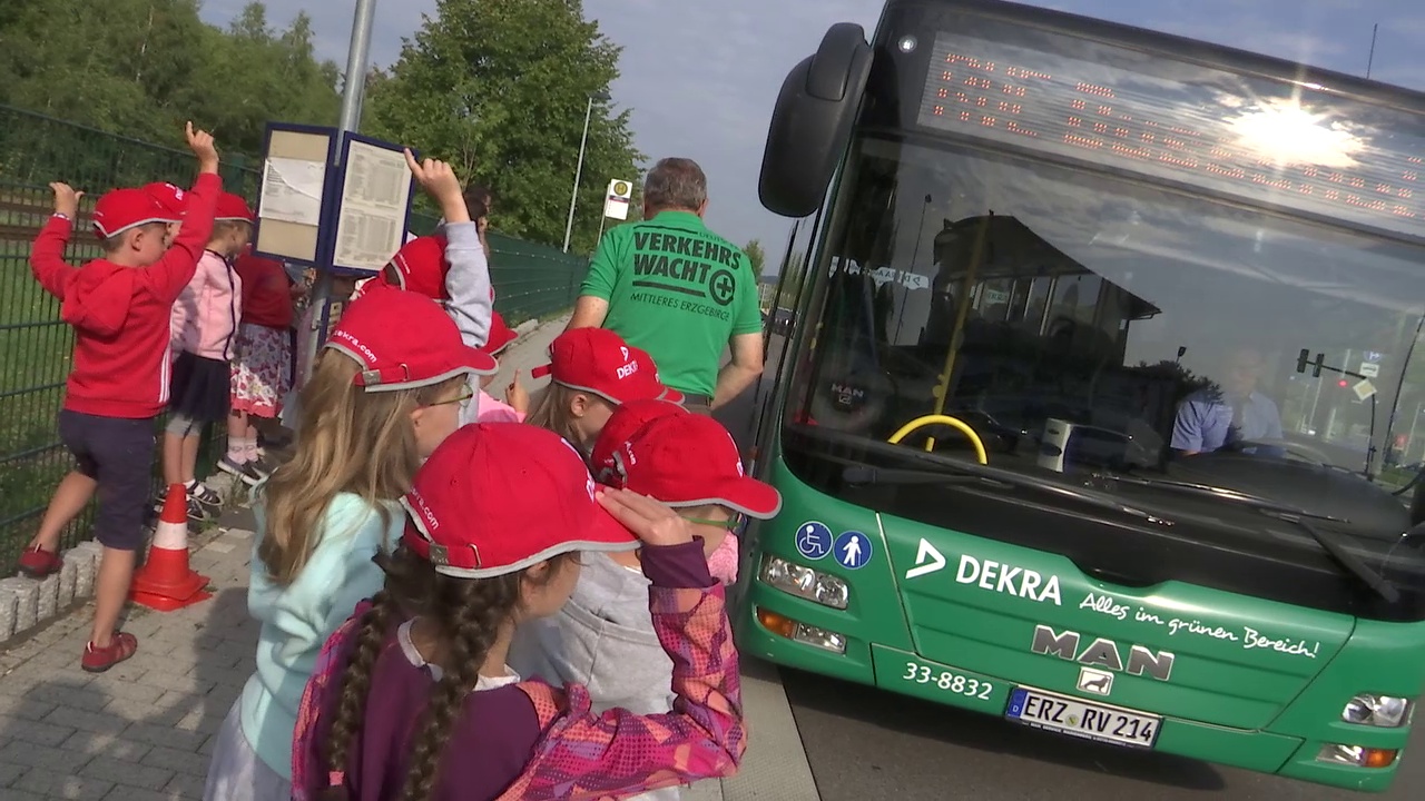 MEgional am 28. August 2019 mit dem Auftakt zur Busschule der Erstklässler