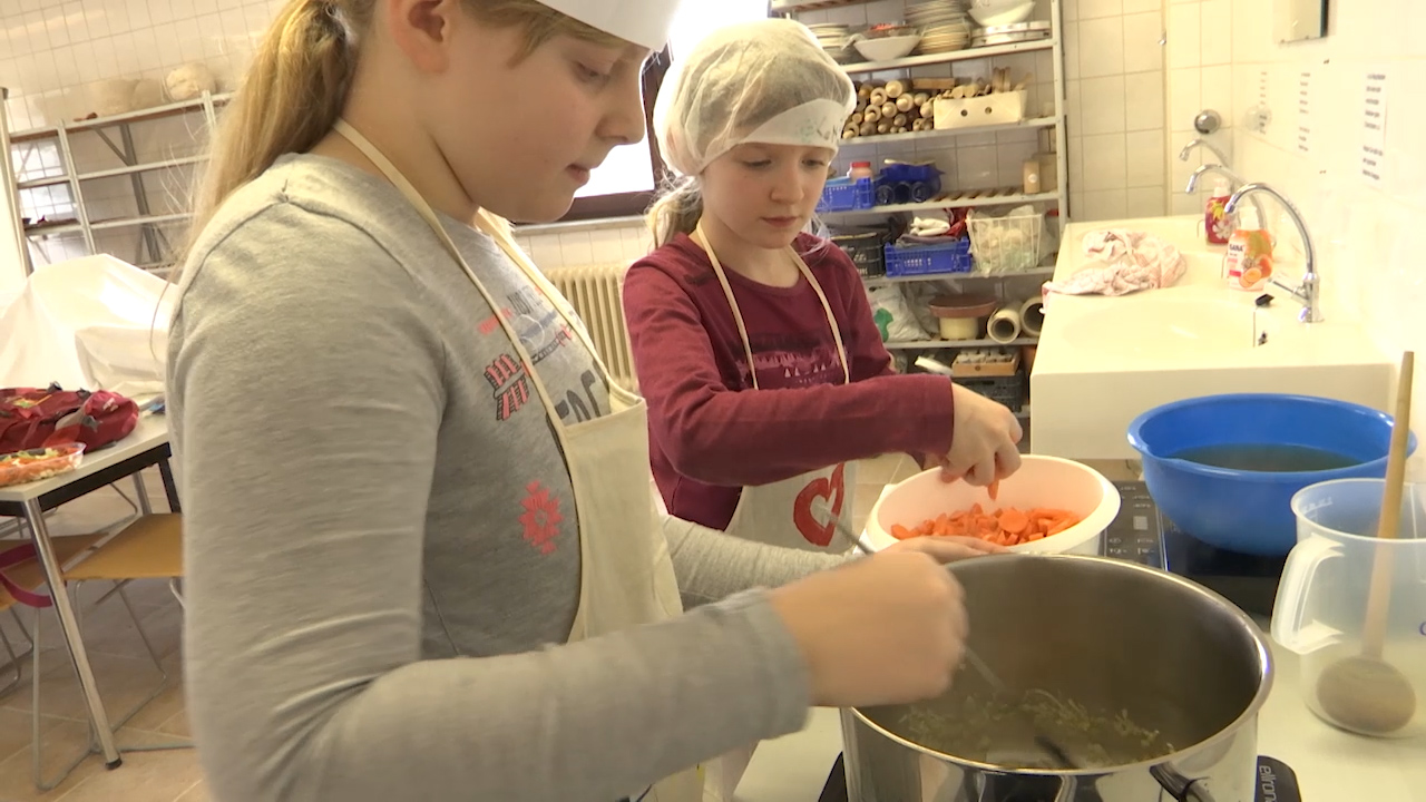 MEgional am 14. Februar 2020 mit einem Kochkurs der Ferienakademie in der Volkshochschule Olbernhau